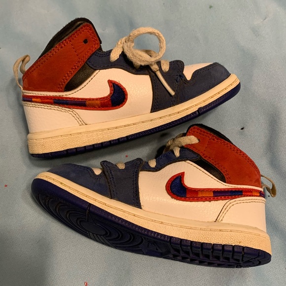 Jordan Multi-Colored swoosh. Size 8C - Picture 2 of 7